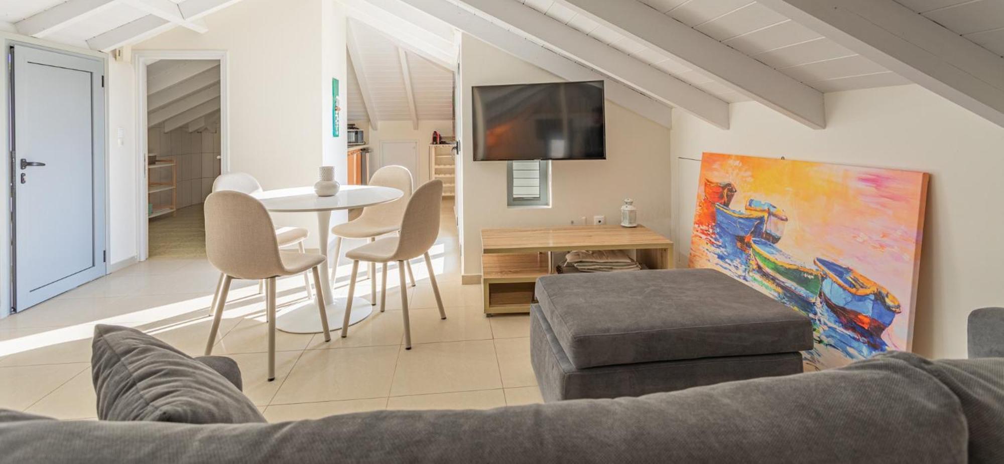 Blue Lagoon Suites At Stoúpa Exteriör bild